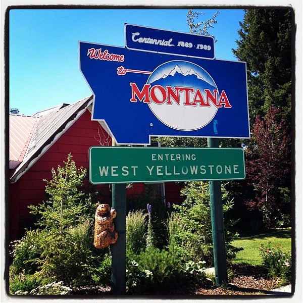 MontanaWyoming Border Border Crossing in West Yellowstone