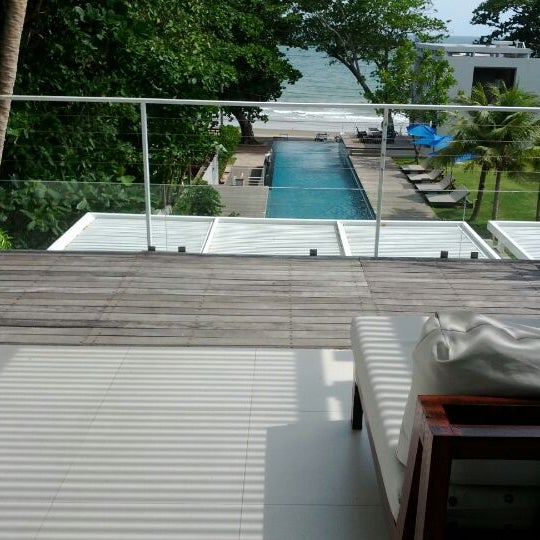 Das Foto wurde bei X2 Rayong Resort by Design, Centara Boutique Collection von NoOJeE T. am 4/9/2012 aufgenommen