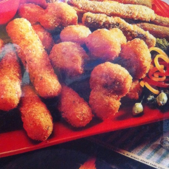 Hungry? Order the combo platter. It comes with mozzarella sticks, mushrooms, and zucchini.