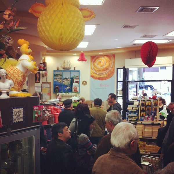 4/13/2012 tarihinde Korey K.ziyaretçi tarafından Titan Foods Inc.'de çekilen fotoğraf
