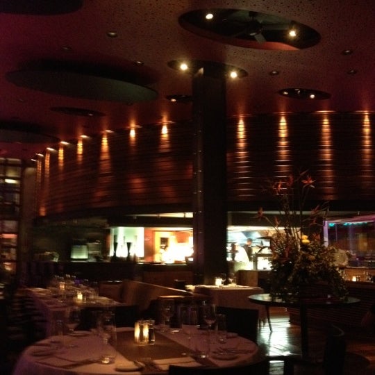 Foto scattata a Columbia Steak House da Maxim M. il 5/9/2012