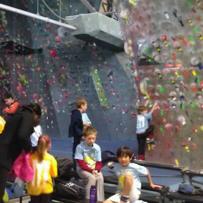 Photo taken at Brooklyn Boulders by Min O. on 4/11/2012