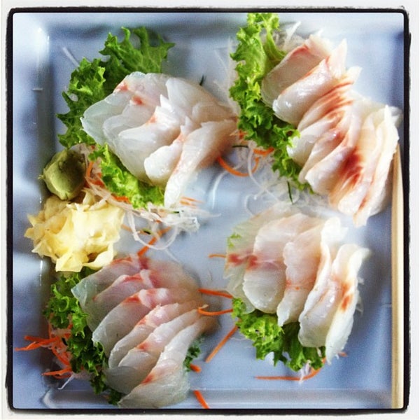Снимок сделан в Bento Sushi Restaurant пользователем Bento S. 8/27/2012