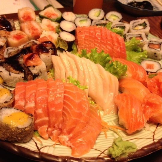 Foto tirada no(a) Zensei Sushi por Tamires em 7/14/2012
