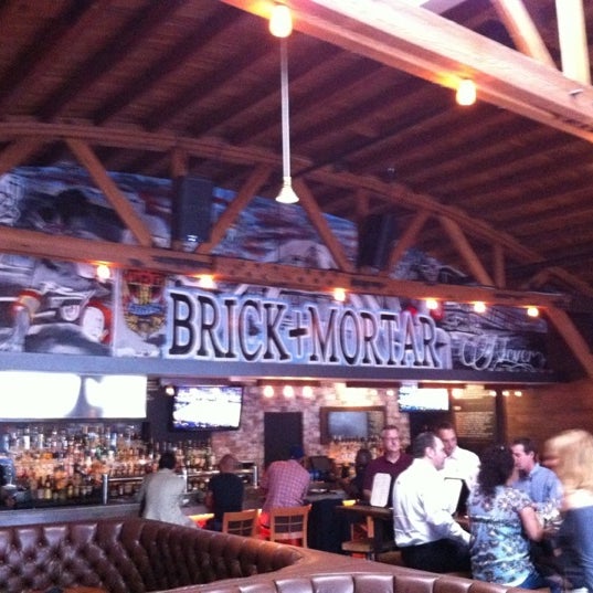 6/1/2012 tarihinde Nancy H.ziyaretçi tarafından Brick + Mortar'de çekilen fotoğraf