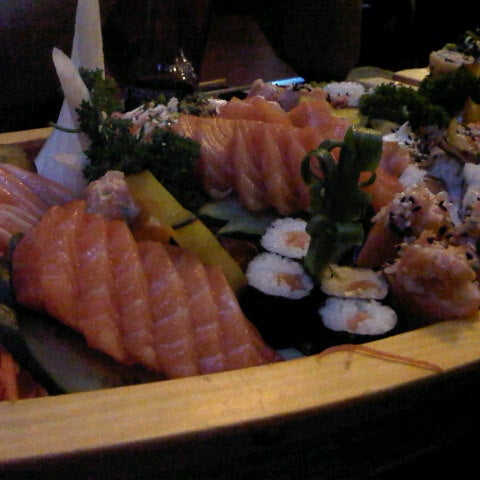 Foto scattata a DJOY Japanese Food da Fernanda M. il 7/25/2012