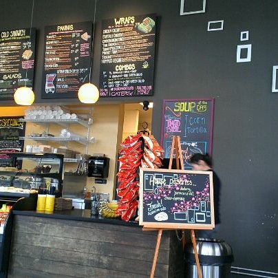 Photo taken at Yellow Dot Cafe by Kyungsik Y. on 3/26/2012