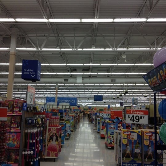 Walmart Supercenter Big Box Store in Knoxville