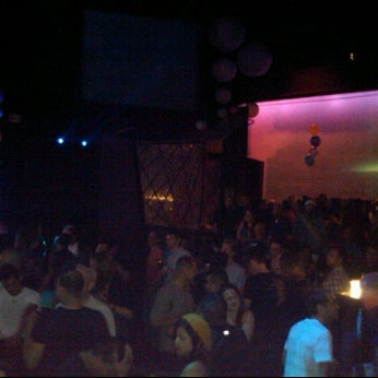 Foto tirada no(a) Krave Nightclub por victor n. em 4/8/2012