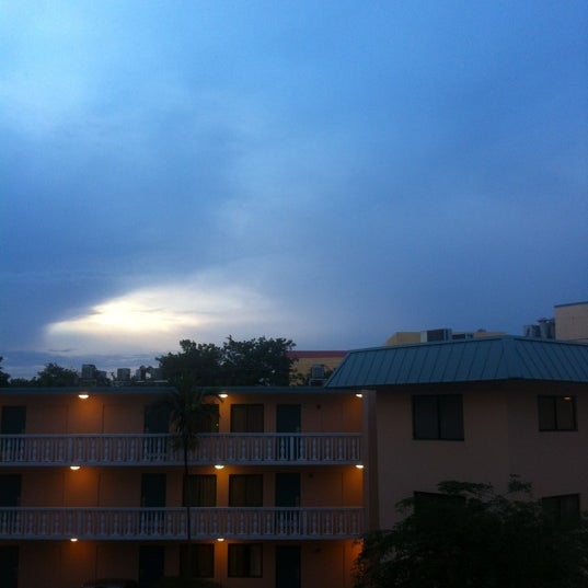 Снимок сделан в Residence Inn by Marriott Miami Coconut Grove пользователем Juan A. 6/10/2012