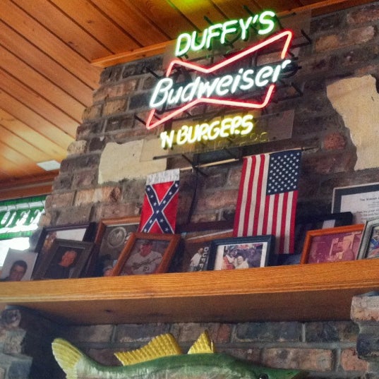 Foto tomada en Duffy&#39;s Tavern  por 💢💢Mayor Ry🍎ner💢💢 el 6/7/2012
