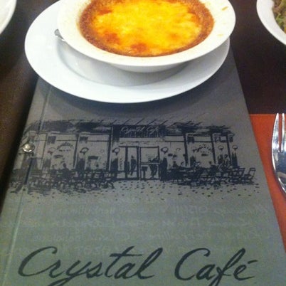รูปภาพถ่ายที่ Crystal Café โดย Thimsum S. เมื่อ 8/6/2012