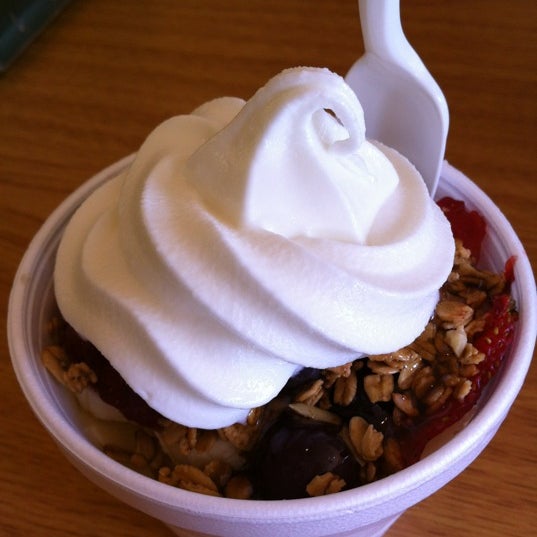 2/19/2012にJared M.がCounter Culture Frozen Yogurt - Slidellで撮った写真