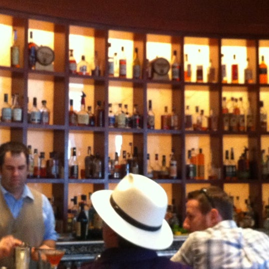 5/16/2012 tarihinde Jeff P.ziyaretçi tarafından Bourbon Bar'de çekilen fotoğraf