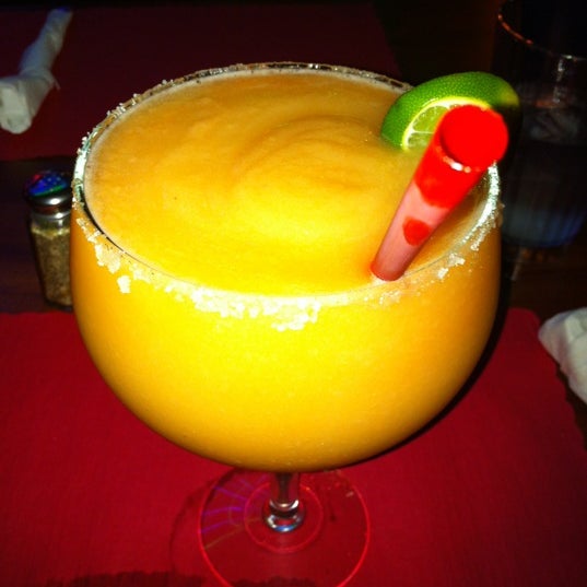 5/23/2012にLesley S.がCesar&#39;s Killer Margaritasで撮った写真