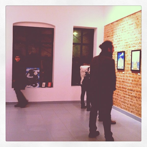 2/9/2012にGriZineがMilk Galleryで撮った写真