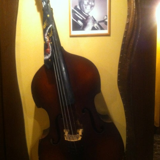 8/31/2012にЮлія Б.がDouble Bassで撮った写真