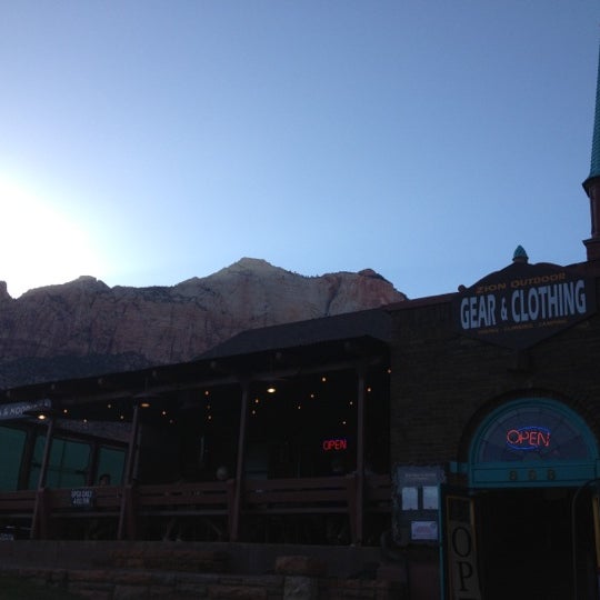 Zion Pizza & Noodle Co. 18 tips