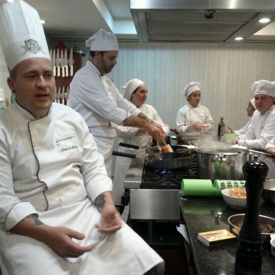 4/3/2012 tarihinde Hugo M.ziyaretçi tarafından Espaço Gourmet Escola de Gastronomia'de çekilen fotoğraf