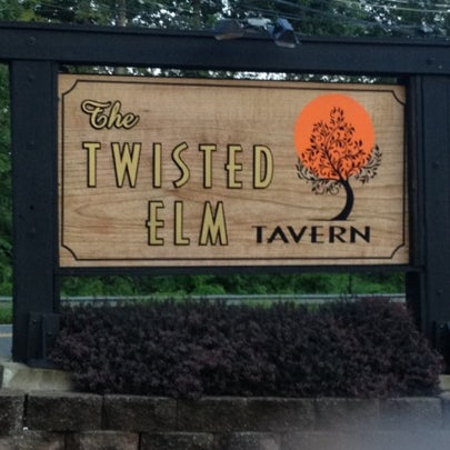 Снимок сделан в Twisted Elm пользователем Where&#39;s J. 8/16/2012