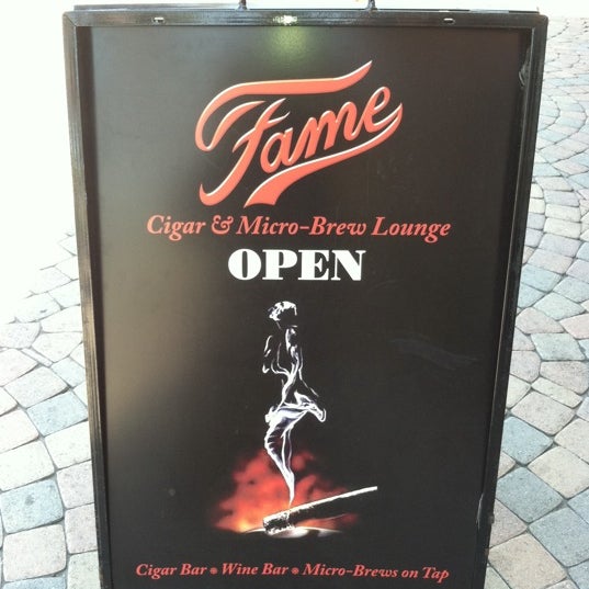 Foto diambil di Fame Wine &amp; Cigars oleh T M. pada 6/4/2012