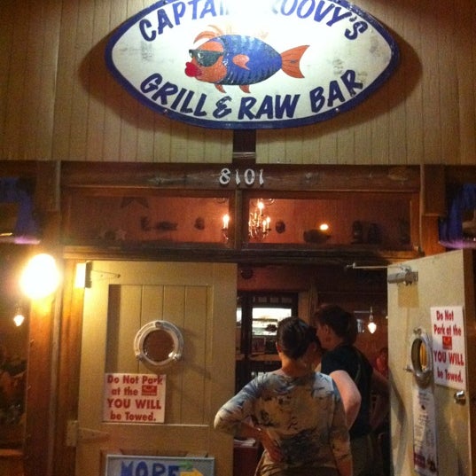 Снимок сделан в Captain Groovy&#39;s Grill and Raw Bar пользователем Eric H. 9/1/2012