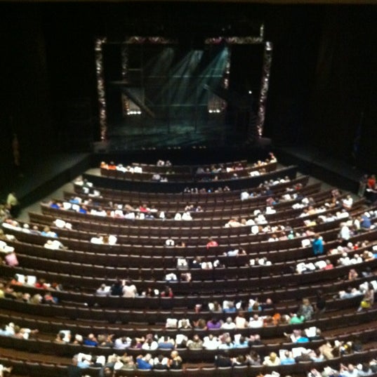 Foto tomada en Tulsa Performing Arts Center  por Mark F. el 6/15/2012
