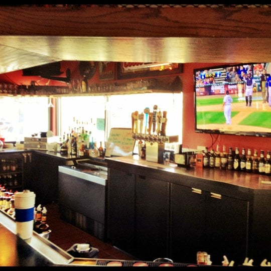 4/21/2012 tarihinde Michael B.ziyaretçi tarafından Hudson&#39;s Classic Grill &amp; Bar'de çekilen fotoğraf