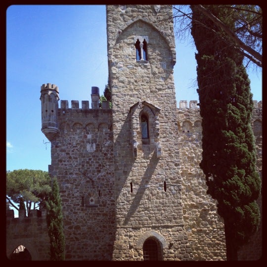 Foto tomada en Castello di Monterone  por Jennifer W. el 6/4/2012