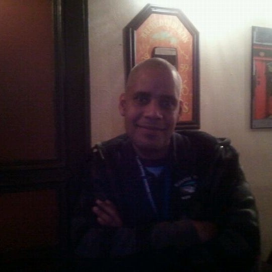 Foto diambil di Temple Bar &amp; Grille oleh Richard P. pada 3/1/2012