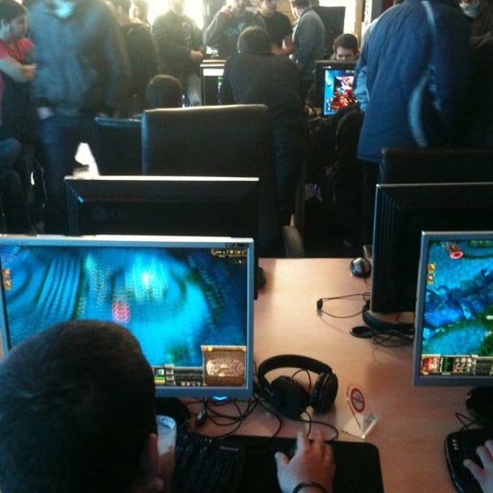 Photo taken at SP Gaming Net Station - Coffee SPot by Nikos S. on 3/17/2012