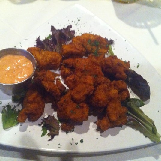 Foto diambil di Delta&#39;s Restaurant oleh Sherri M. pada 5/13/2012