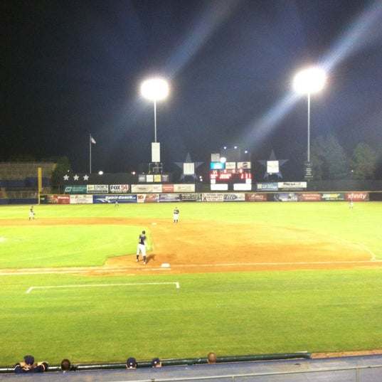 8/15/2012 tarihinde Hector T.ziyaretçi tarafından Joe W. Davis Municipal Stadium'de çekilen fotoğraf