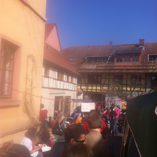 Bodenheim palaetinae. Нойштадт-ан-дер-вайнштрассе. Temple hof. Der hof. Bodenheim palaetinae.