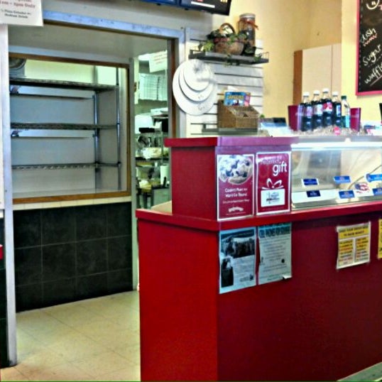 Mancino's Grinder's & Pizzas Pizzeria in Menomonee Falls