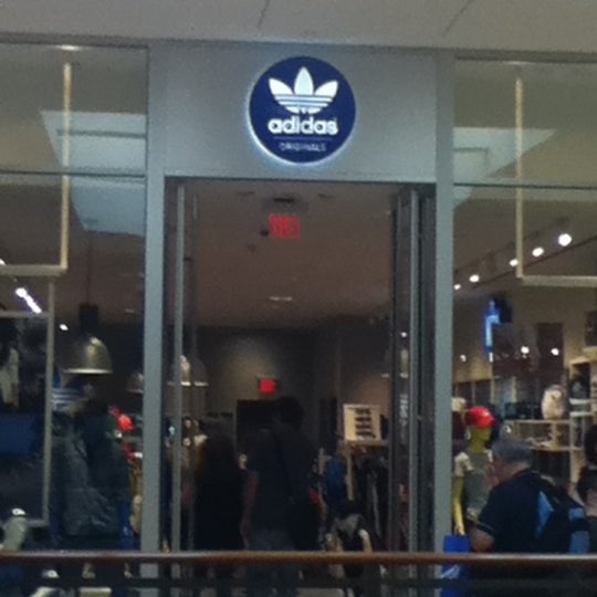 adidas aventura mall