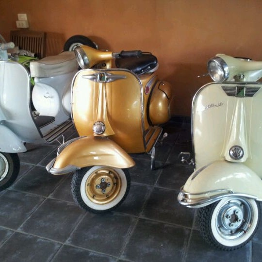 Vespa Lights Bar