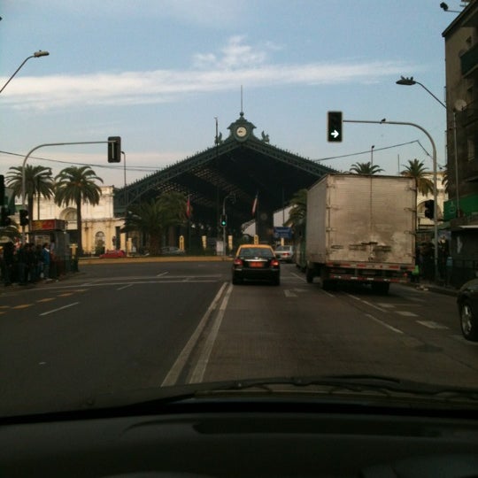 รูปภาพถ่ายที่ Mall Paseo Arauco Estación โดย Johana M. เมื่อ 5/30/2012