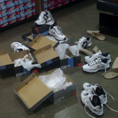 skechers factory outlet fresno