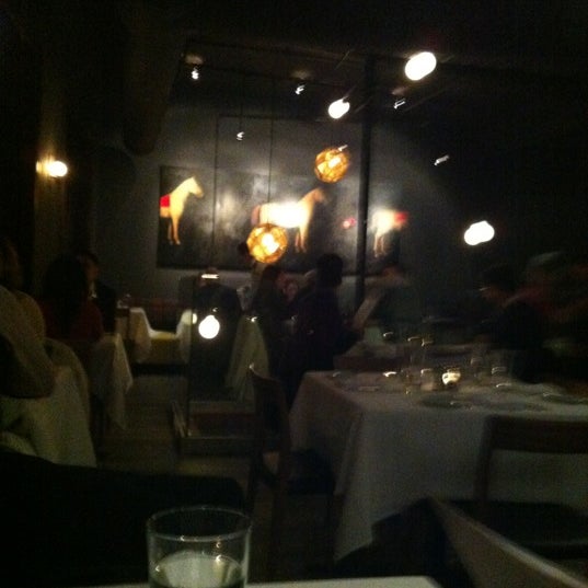 รูปภาพถ่ายที่ Moonshine Modern Supper Club โดย Ingrid N. เมื่อ 2/15/2012