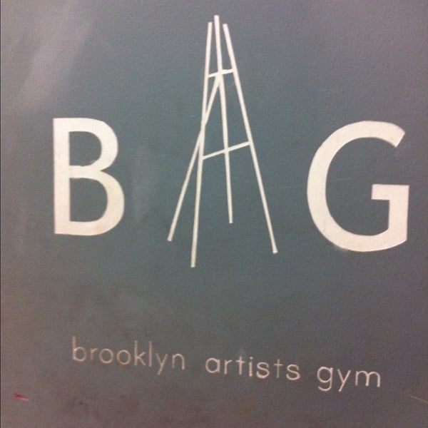 Photo prise au Brooklyn Art Space par taffi c. le6/2/2012