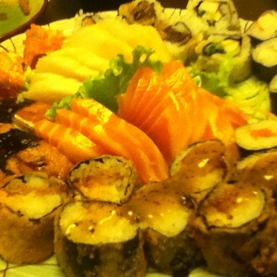 Foto diambil di Zensei Sushi oleh Jefferson A. pada 3/27/2012