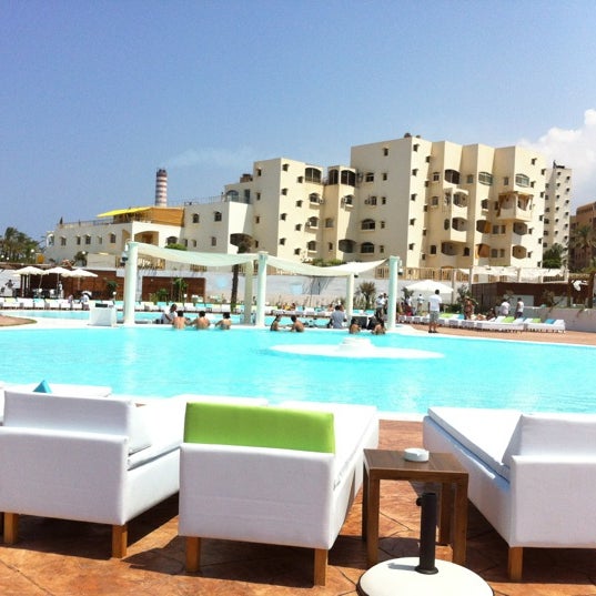 Foto tirada no(a) Praia Beach Resort por Rodrigue em 8/5/2012