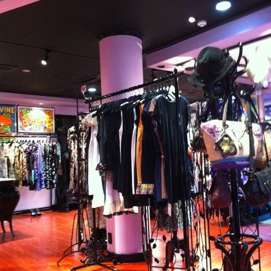 Photos At Anna Sui 表参道 Now Closed 北青山 神宮前6 1 4 Photos At Anna Sui 表参道 Now Closed 北青山 神宮前6 1 4