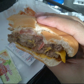 Photo taken at My Burger by Abdulla عبدالله on 5/30/2012