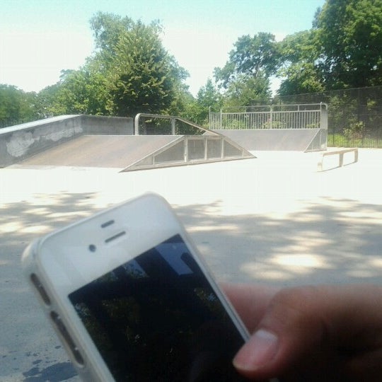 Allerton Skatepark Skate Park in Bronx Park