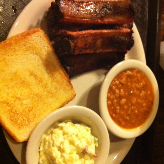Photo taken at Van&#39;s Pig Stand - Norman by Kristi W. on 3/4/2012