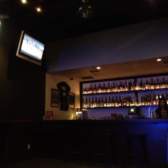 Foto diambil di Koji Sake Lounge oleh Allen C. pada 5/27/2012