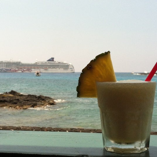 Kona Canoe Club 755744 Alii Dr, 21