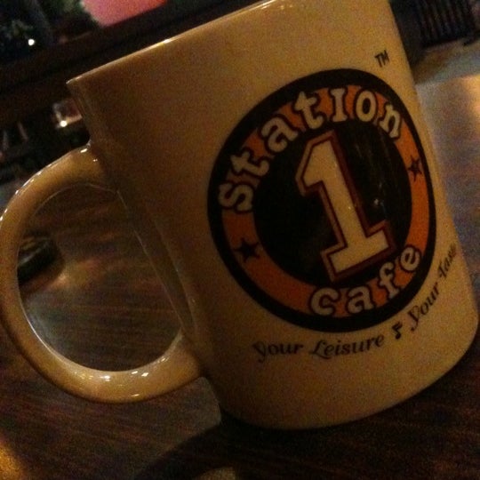 4/7/2012に汶 瓶.がStation 1 Cafeで撮った写真